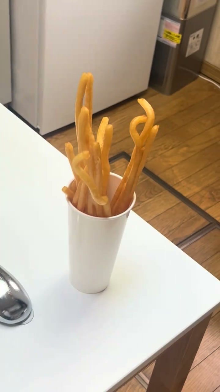 カップに入ったロングポテト